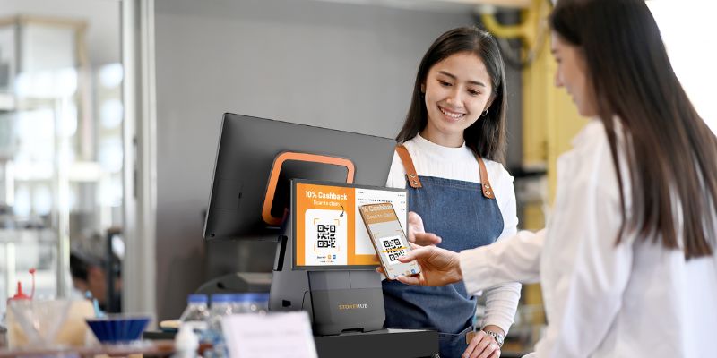 Seorang pemilik restoran Malaysia dengan StoreHub POS.