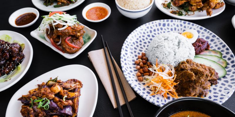 Hidangan makanan Malaysia yang pelbagai dan menyelerakan
