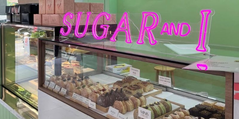 A display of Sugar And I bombolonis